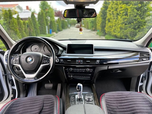 Срочная продажа авто BMW X5 F15 фото 5