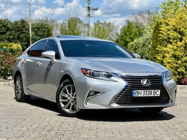 Срочная продажа авто Lexus ES 300h фото 6