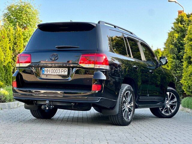 Срочная продажа авто Toyota Land Cruiser 200 фото 6