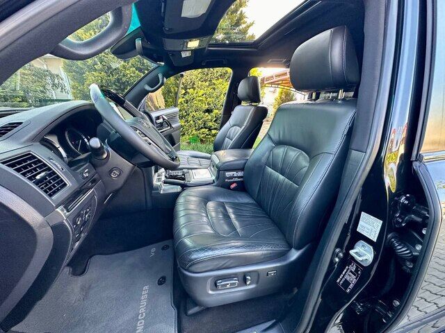 Срочная продажа авто Toyota Land Cruiser 200 фото 4
