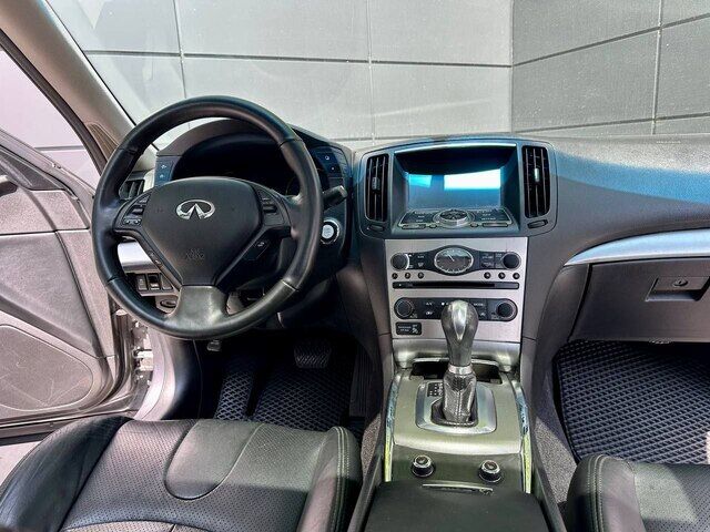 Срочная продажа авто Infiniti G25 фото 3