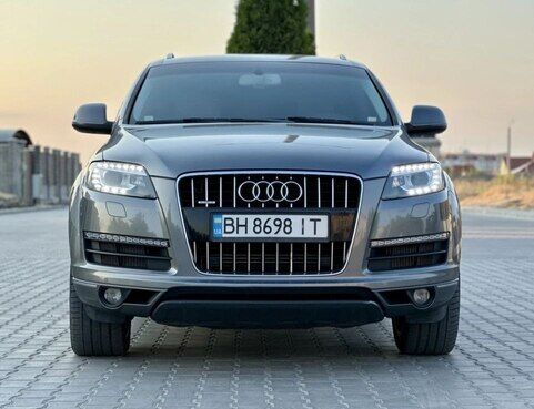 Срочная продажа авто Audi Q7 фото 8