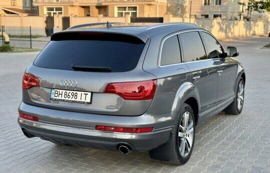 Срочная продажа авто Audi Q7 фото 5