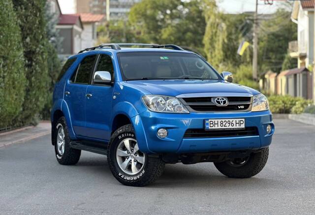 Срочная продажа авто Toyota Fortuner фото 1