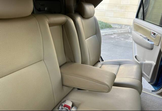 Срочная продажа авто Toyota Fortuner фото 3