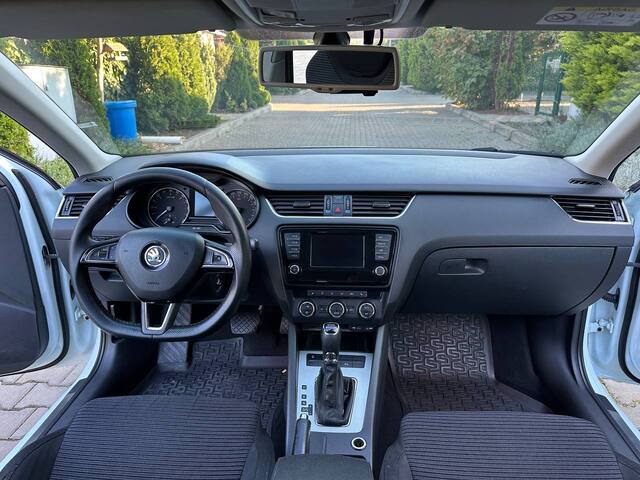 Срочная продажа авто Skoda Octavia фото 3