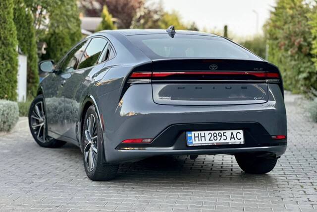Срочная продажа авто Toyota Prius фото 8
