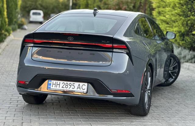 Срочная продажа авто Toyota Prius фото 7