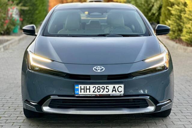Срочная продажа авто Toyota Prius фото 2