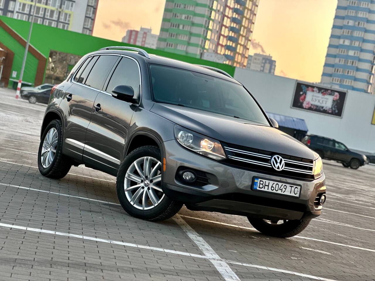 Срочная продажа авто Volkswagen Tiguan фото 5