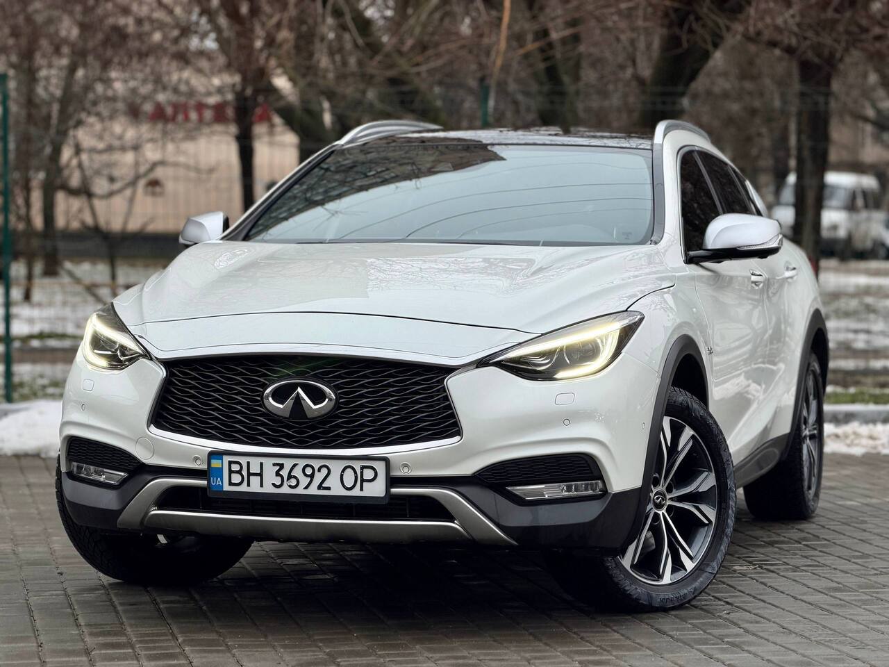 Срочная продажа авто Infiniti QX30 фото 1
