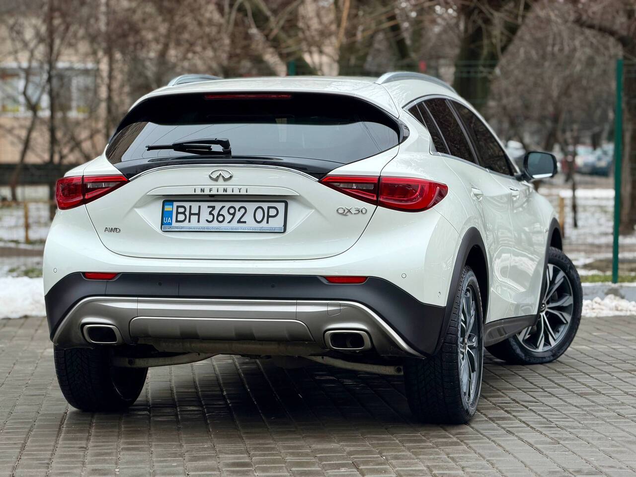 Срочная продажа авто Infiniti QX30 фото 7