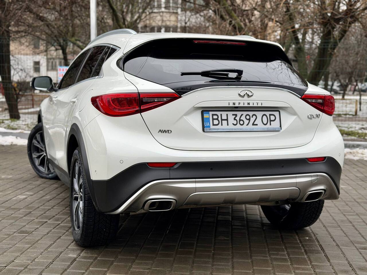 Срочная продажа авто Infiniti QX30 фото 4