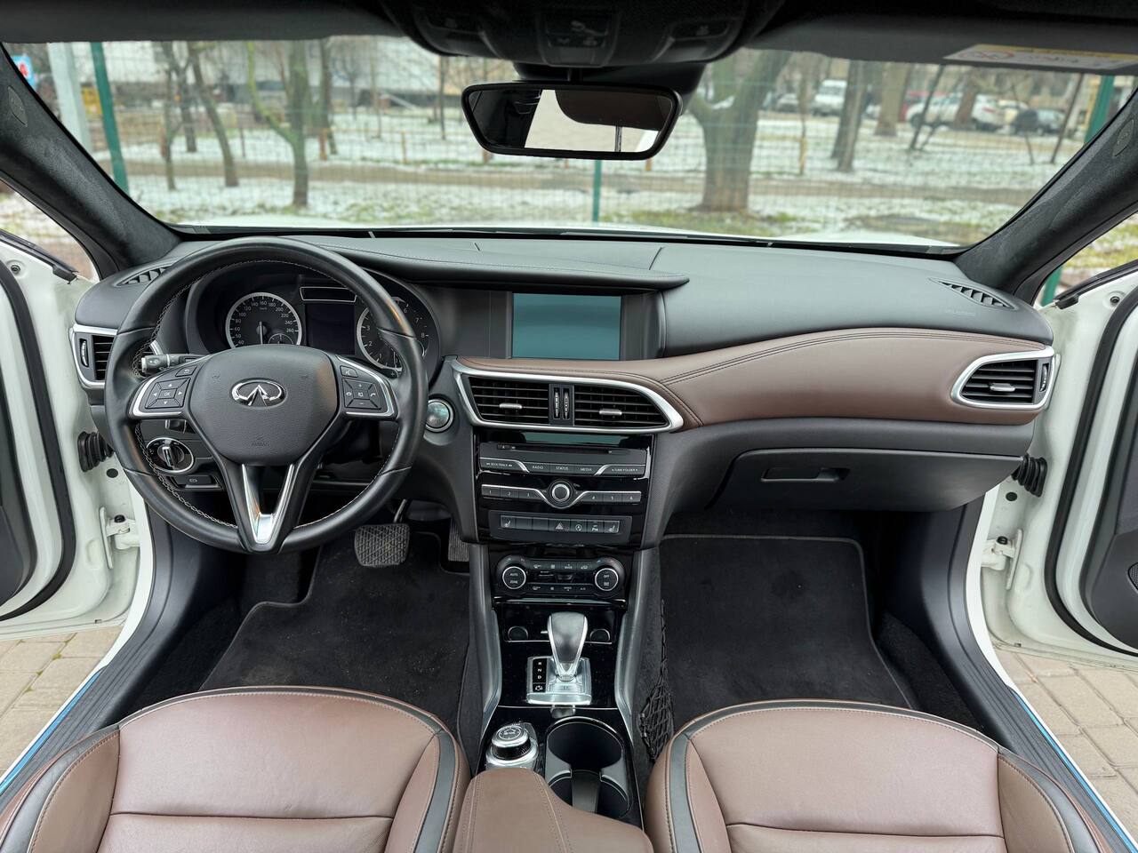 Срочная продажа авто Infiniti QX30 фото 2