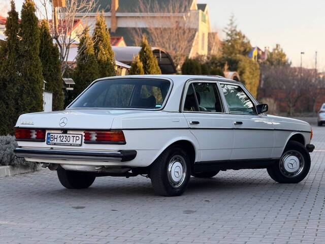 Срочная продажа авто Mercedes-Benz E-Class фото 7