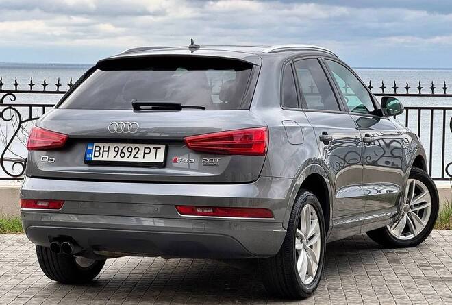 Срочная продажа авто Audi Q3 фото 6