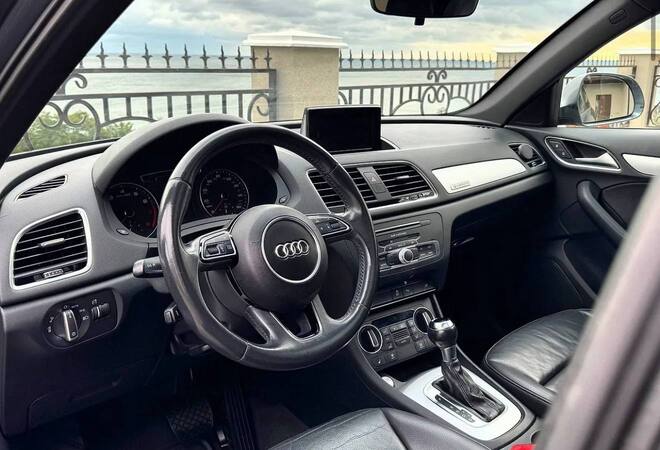 Срочная продажа авто Audi Q3 фото 3