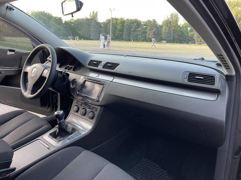 Срочная продажа авто Volkswagen Passat B6 фото 9