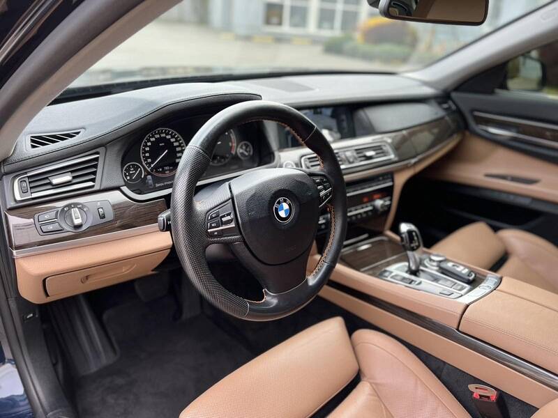 Срочная продажа авто BMW 730 фото 23