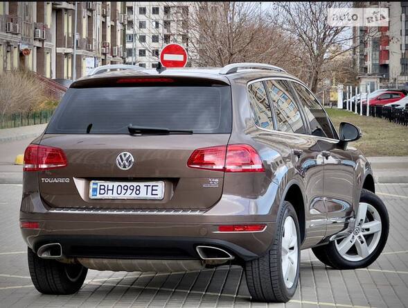 Срочная продажа авто Volkswagen Touareg фото 6