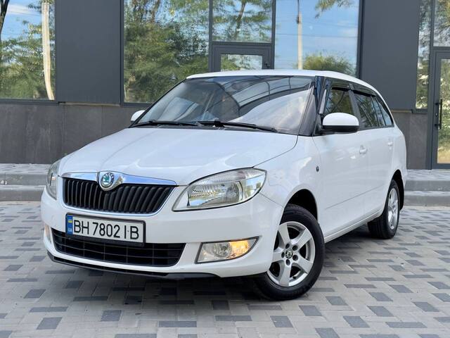 Срочная продажа авто SKODA FABIA фото 2