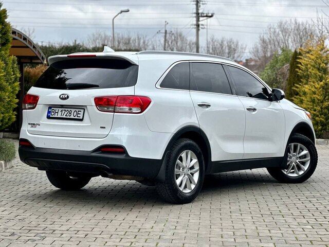 Срочная продажа авто Kia Sorento фото 4