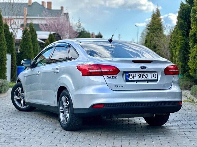 Срочная продажа авто Ford Focus фото 3