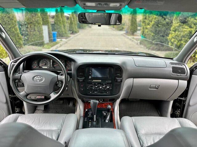 Срочная продажа авто Toyota Land Cruiser 100 фото 3
