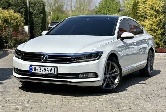 Срочная продажа авто Volkswagen Passat B8 фото 3