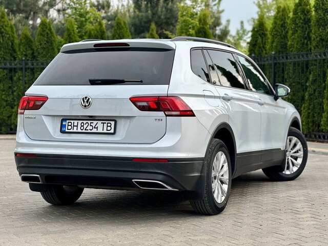 Срочная продажа авто Volkswagen Tiguan фото 7