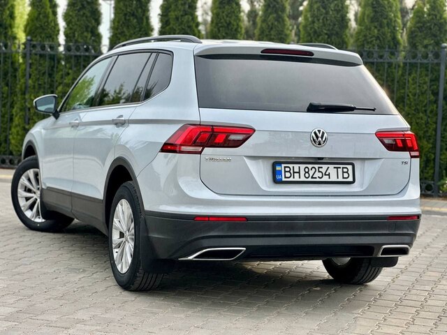 Срочная продажа авто Volkswagen Tiguan фото 6