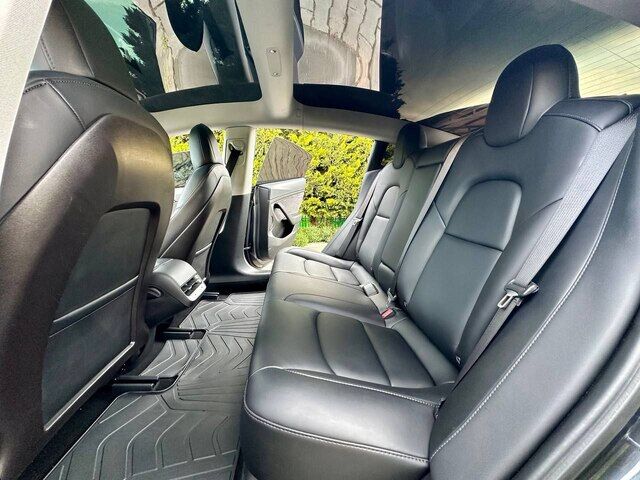 Срочная продажа авто Tesla Model 3 фото 4