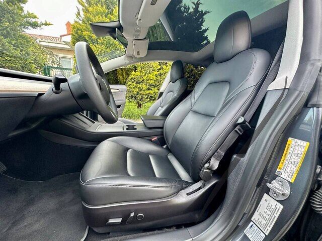 Срочная продажа авто Tesla Model 3 фото 3