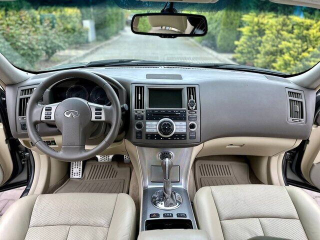 Срочная продажа авто Infiniti FX35 фото 4