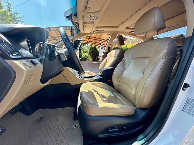 Срочная продажа авто Hyundai Sonata фото 5