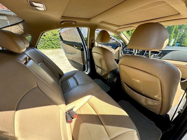 Срочная продажа авто Hyundai Sonata фото 3