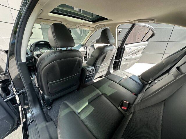 Срочная продажа авто Infiniti Q50S фото 4