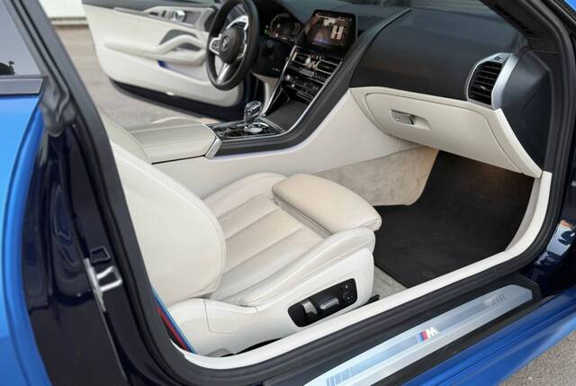 Срочная продажа авто BMW 8-Series фото 5