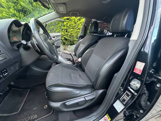 Срочная продажа авто Toyota Auris фото 6