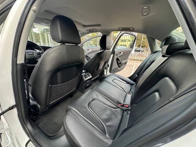 Срочная продажа авто Audi A4 фото 4