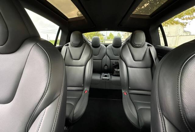 Срочная продажа авто Tesla Model X фото 4