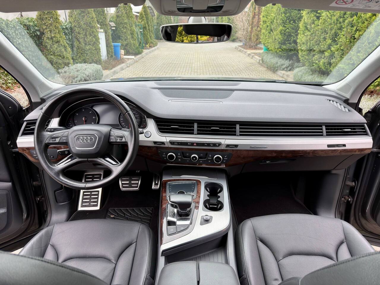 Срочная продажа авто Audi Q7 фото 5