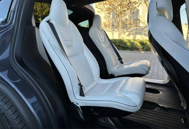 Срочная продажа авто Tesla Model X фото 2