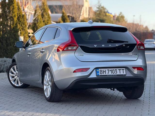 Срочная продажа авто Volvo V40 фото 6