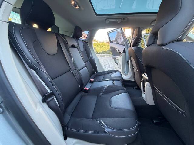 Срочная продажа авто Volvo V40 фото 3