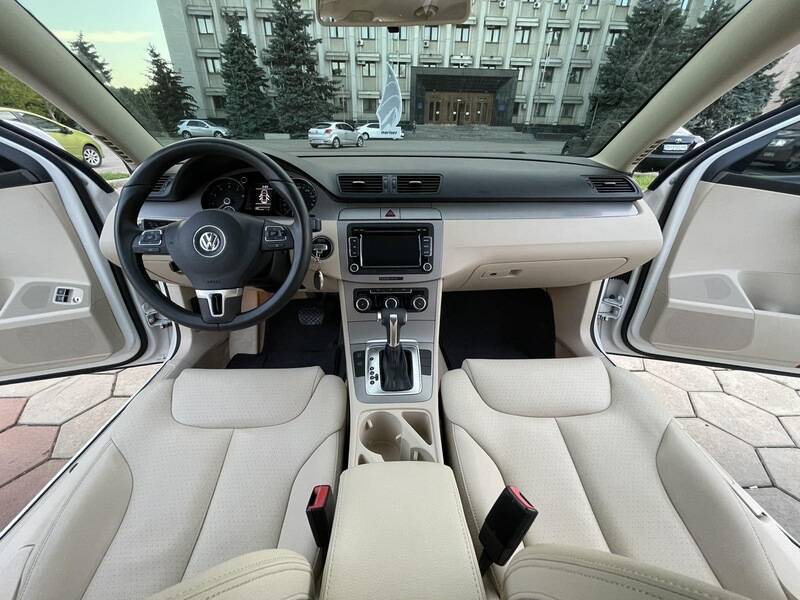 Срочная продажа авто Volkswagen Passat B6 фото 5