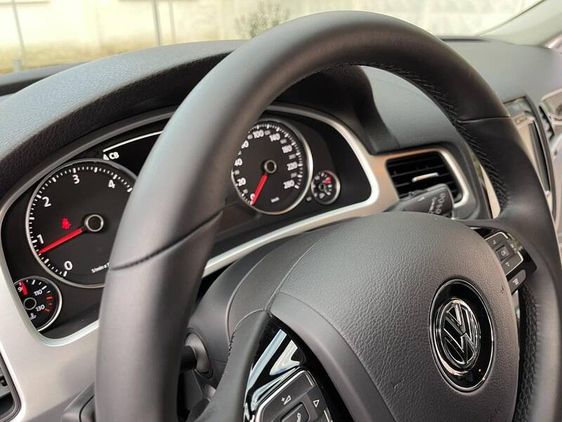 Срочная продажа авто Volkswagen Toureg фото 2