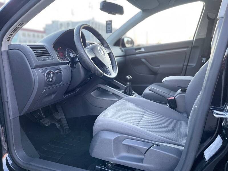 Срочная продажа авто Volkswagen Jetta  фото 3