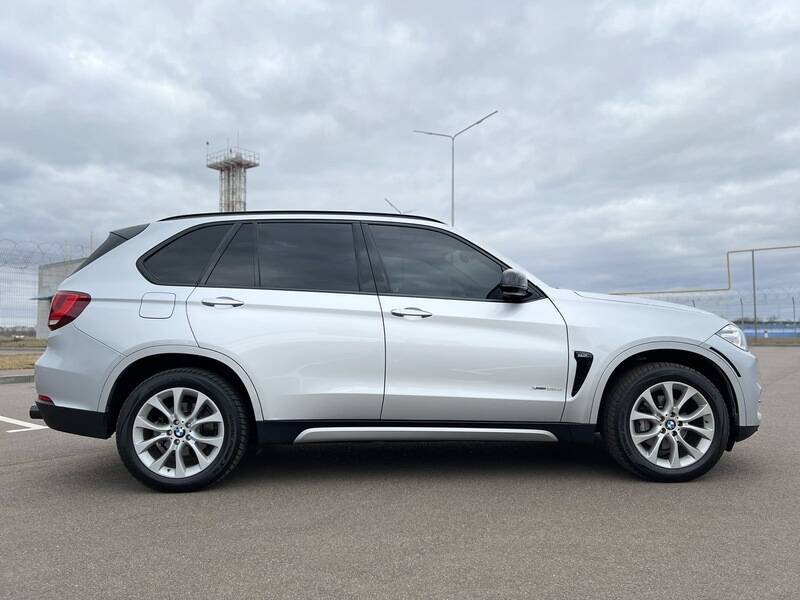Срочная продажа авто BMW X5  фото 4