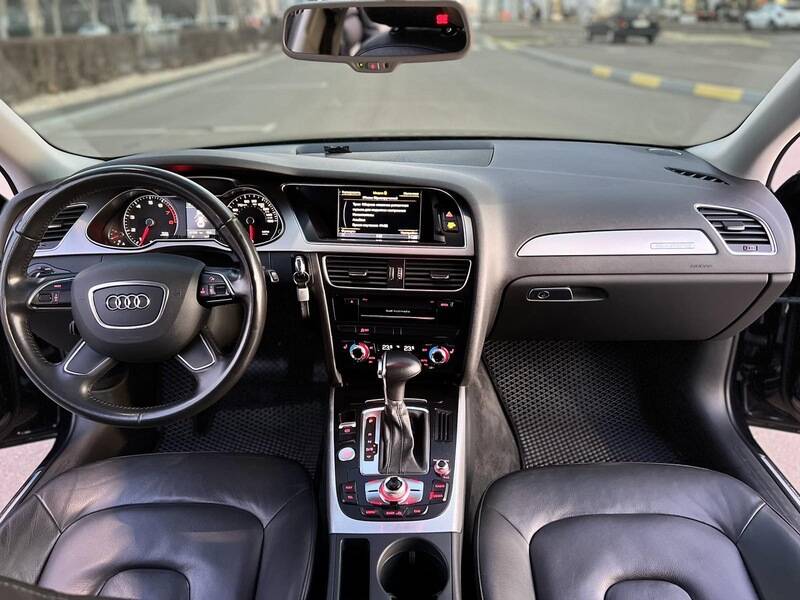 Срочная продажа авто Audi A4 фото 6